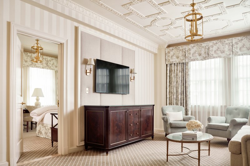 The Hay-Adams - Luxury One Bedroom Suite St Johns Church View