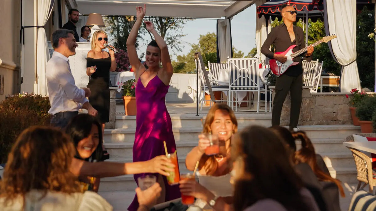 AREV Saint-Tropez - CHAMPAGNE LOUNGE